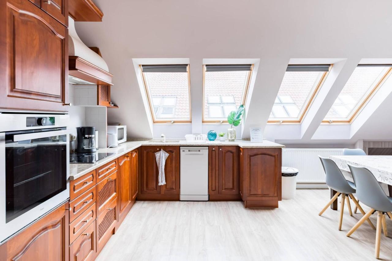 Sunny And Central Penthouse With Private Garage Budapest Exterior foto