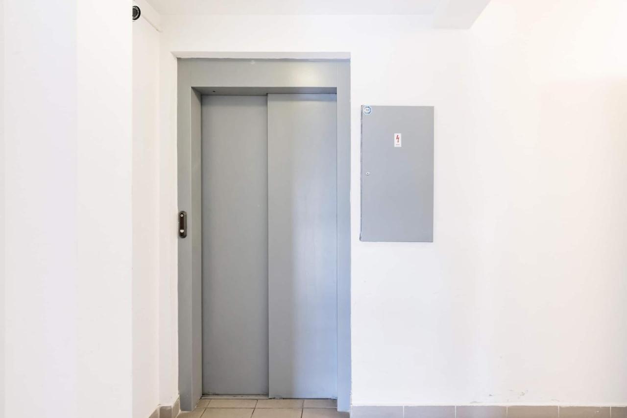Sunny And Central Penthouse With Private Garage Budapest Exterior foto