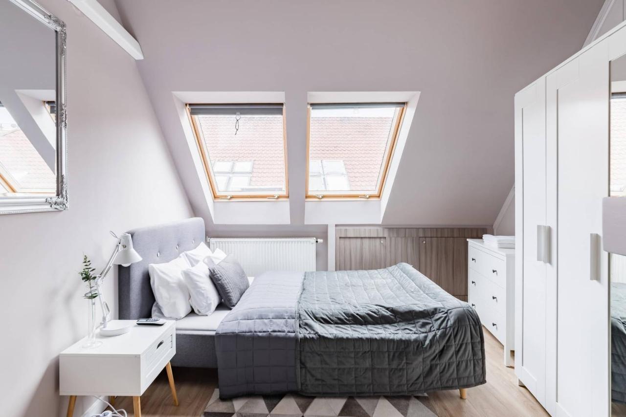 Sunny And Central Penthouse With Private Garage Budapest Exterior foto